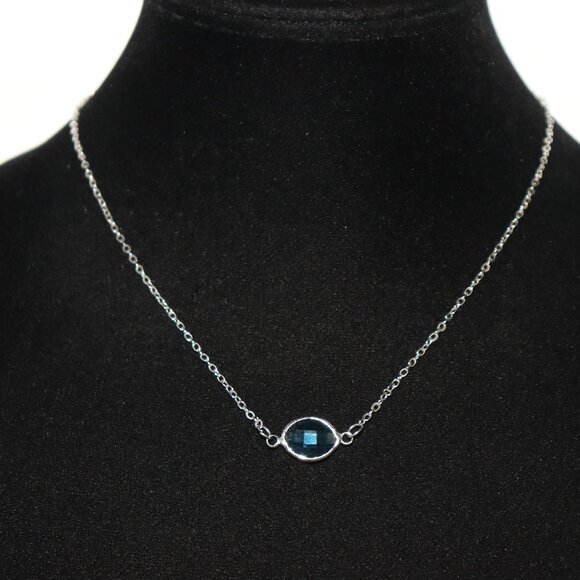 💎 Silver-Tone Statement Necklace with Blue Gem Accent - Picture 1 of 5